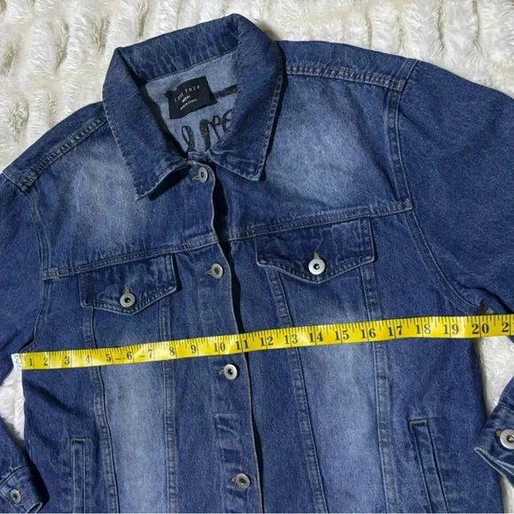 LOVE TREE Women’s Denim Embroidered Tiger Jacket - Picture 13 of 13